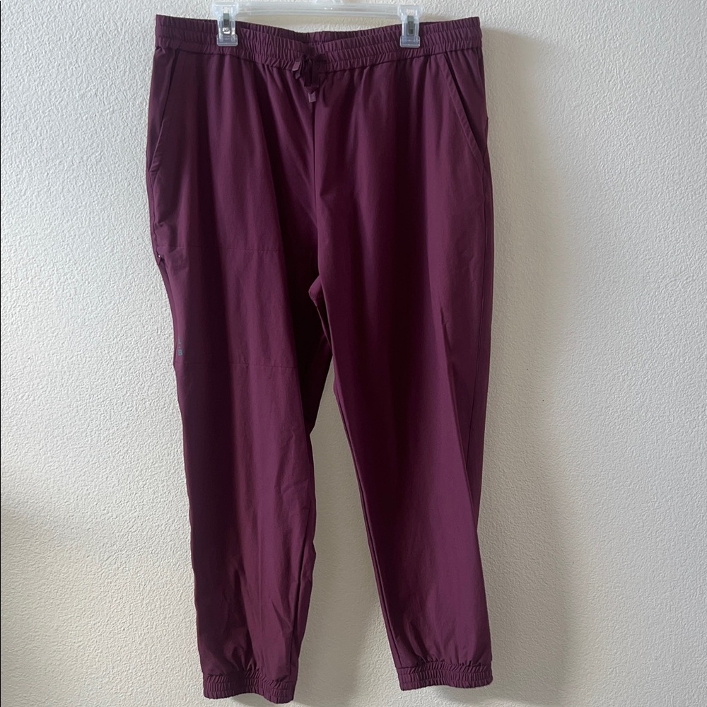 Bass Outdoor Maroon jogger Pants size xl NWOT